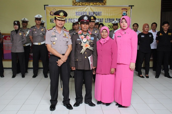 Upacara wisuda purna Polres Enrekang 4